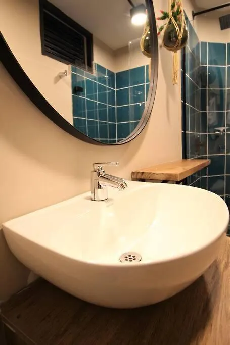 Apartamento Privado Con Patio Interno One103 By Roots Rentals 麦德林 公寓
